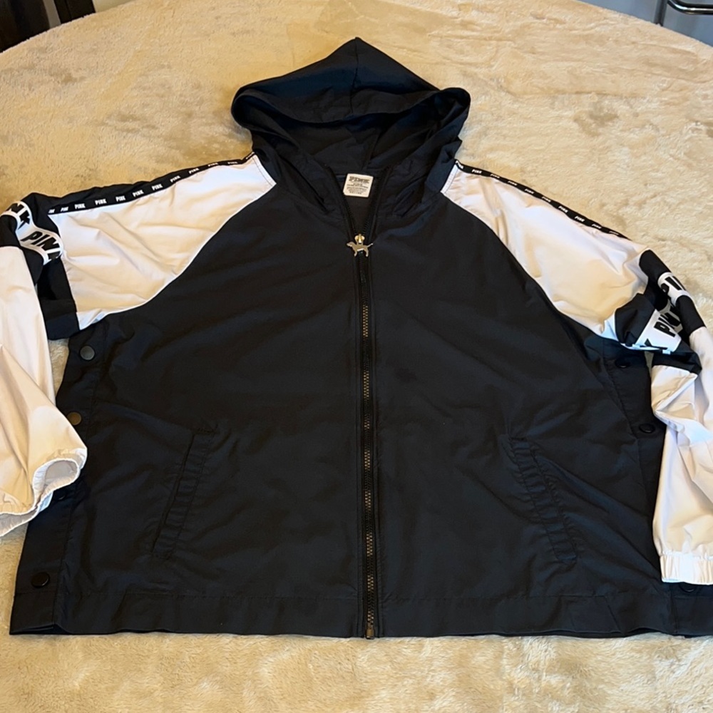Victoria Secrets Pink Women's Black and White Jacket Size‎ M/L - Picture 8 of 9